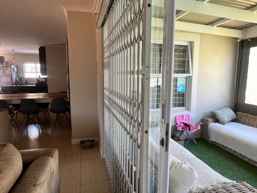 To Let 3 Bedroom Property for Rent in Sunningdale Western Cape